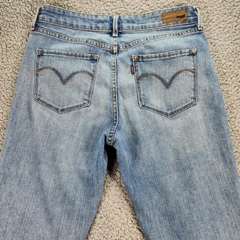 Levis Demi Curve Classic Rise, Boot Cut Womens Jeans 6/28 - 28 x 32